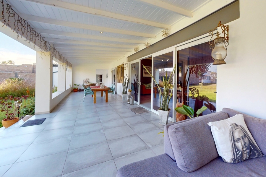 4 Bedroom Property for Sale in Middedorp Western Cape
